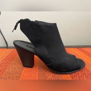 Paul Green shoes, size 7 1/2 or 8 US, black